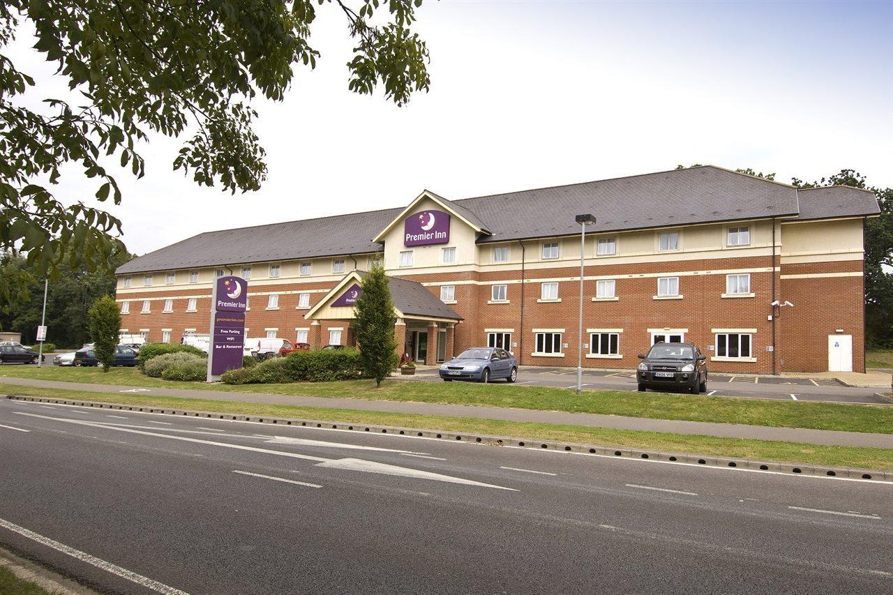 Premier Inn Gatwick Crawley Town West 外观 照片