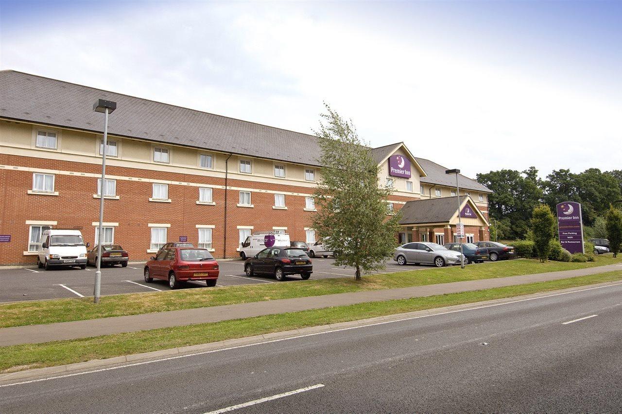 Premier Inn Gatwick Crawley Town West 外观 照片